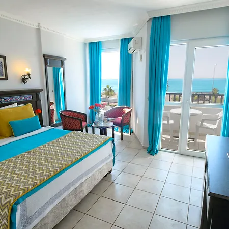 Hotell Big Blue Sky 4*